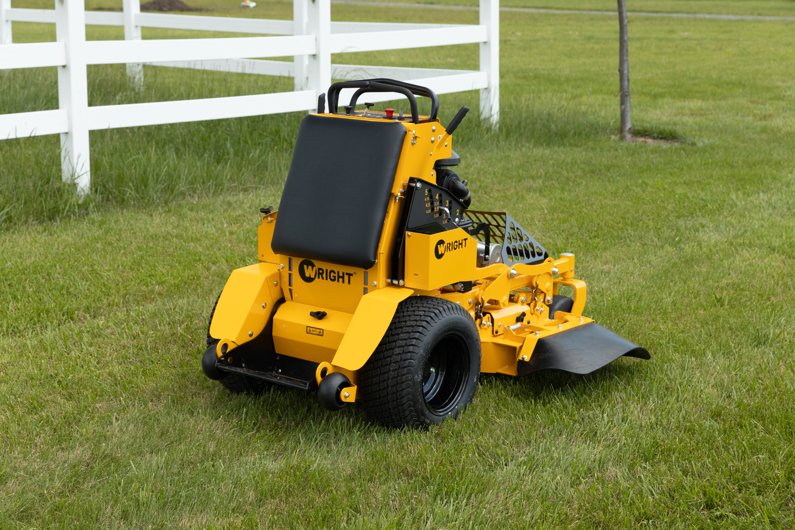 COMMERCIAL STANDER MOWER: STANDER® B