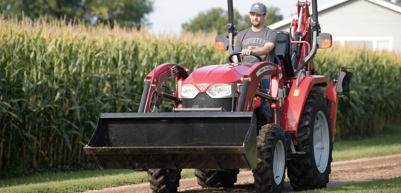 massey-1700e-outside