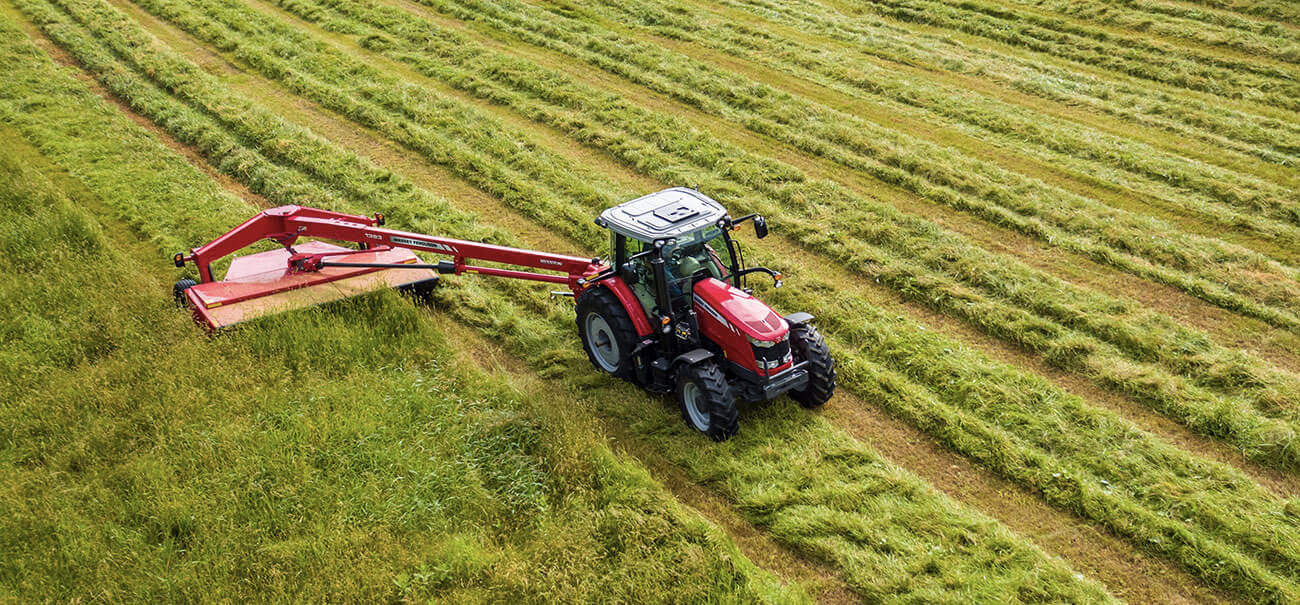 massey-6700s-mowing