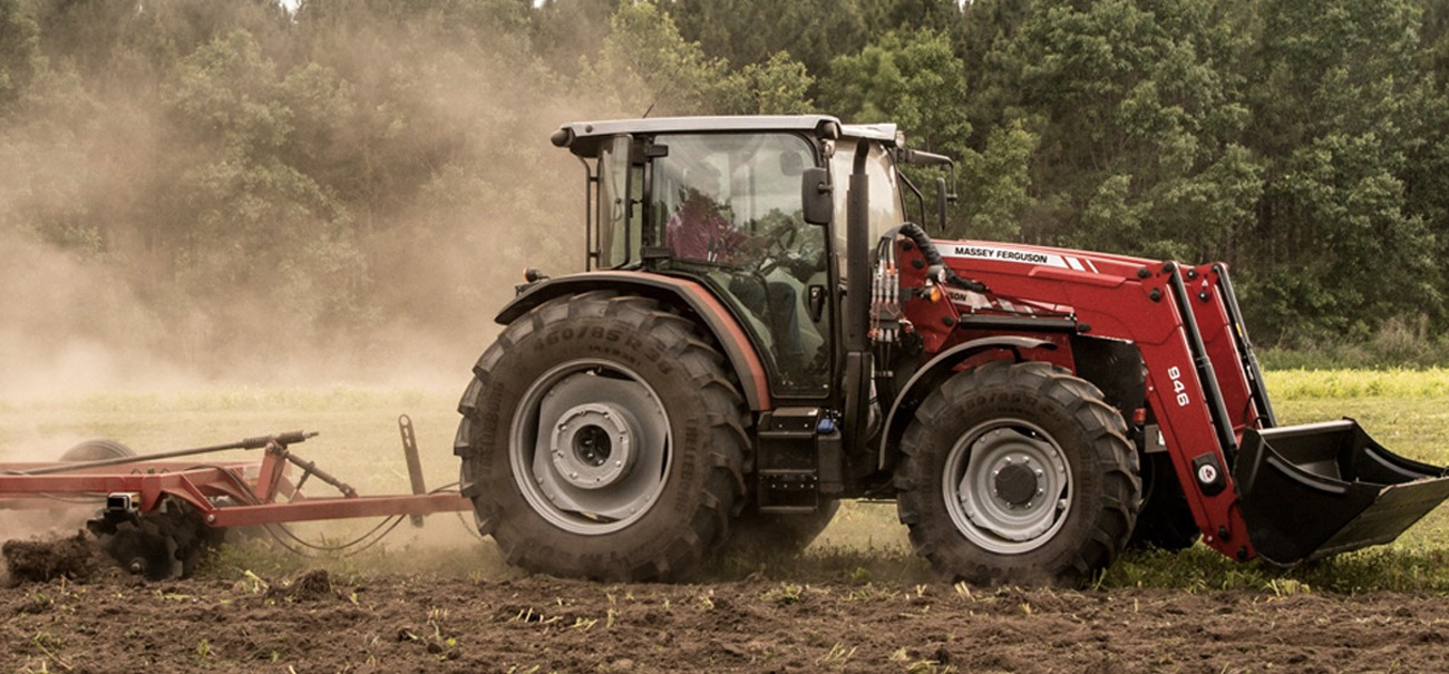 massey-6700s-plowing